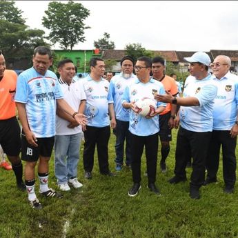 Mendes Yandri Luncurkan Hari Desa 2026 dan Kick Off Liga Desa di Semarang