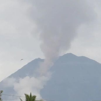 Gunung Semeru Meletus Delapan Kali dalam Semalam, Kolom Abu Capai 1 Kilometer