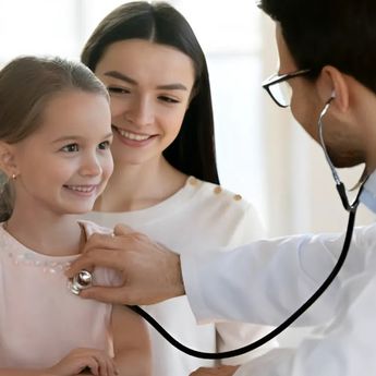 IDAI: Lengkapi Vaksinasi untuk Kurangi Risiko Pneumonia pada Anak