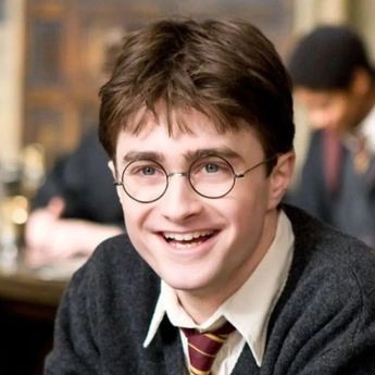 Daniel Radcliffe Kirim Pesan Manis untuk Pemeran Baru Harry Potter