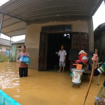 Korban Jiwa Banjir Vietnam Tengah Bertambah Menjadi 72 Orang