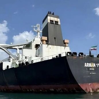 Kejagung Lelang Kapal Tanker MT Arman 114 Beserta Muatan Minyak Mentah
