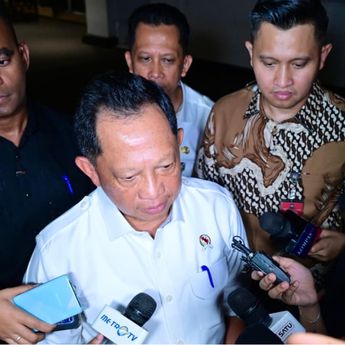 Prabowo Setujui Pemerintah Pusat Ambil Alih Tunggakan Biaya Kuliah Mahasiswa Papua di Luar Negeri
