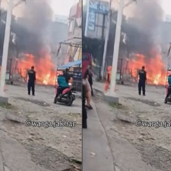Tempat Usaha Warga di Duri Kosambi Terbakar Hebat