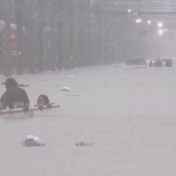 Hujan Ekstrem &lsquo;Sekali Dalam 300 Tahun&rsquo; Guyur Thailand, Banjir Parah Kepung Asia Tenggara