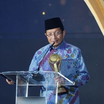 Menag Nasaruddin Umar Dianugerahi sebagai Tokoh Kerukunan Nasional 2025