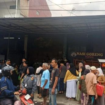 Polrestabes Bandung Evakuasi Pria Diduga Gantung Diri di Dalam Ruko