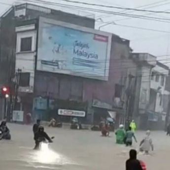 Hujan Semalam Tanpa Henti, Banjir Kepung Kota Medan Akibat Sungai Meluap