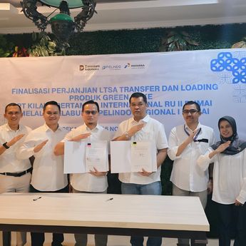Sinergi BUMN dalam Logistik Maritim: PTK dan PMT Resmikan Kerja Sama Strategis Green Coke di Dumai