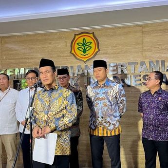 Mentan Pecat Staf yang Memalak Petani Ratusan Juta Rupiah
