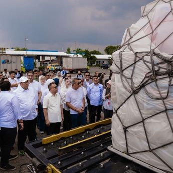 DPR Kirim Bantuan Kemanusiaan ke Daerah Bencana di Sumatera melalui Lanud Halim