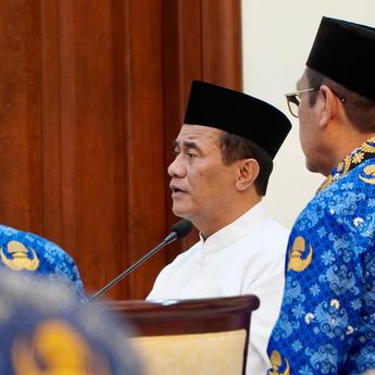Mentan Amran: Pemulihan Lahan Pertanian Puso Ditangani Penuh oleh Pemerintah