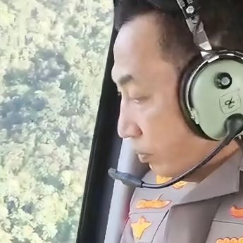 Kapolri dan Ketua Umum Bhayangkari Lakukan Peninjauan Udara Atas Dampak Banjir di Sumut