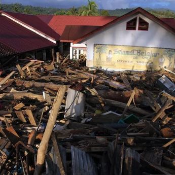 DPR Siapkan Pemanggilan Mendikdasmen untuk Bahas Pendidikan di Wilayah Bencana