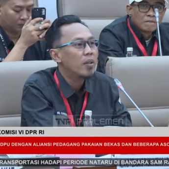 Di Depan DPR, Pedagang Pakaian Bekas Ngaku Salah