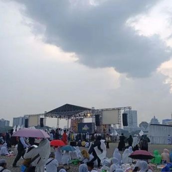 Peserta Reuni Akbar 212 Mulai Padati Kawasan Monas