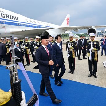 Perkuat Diplomasi Strategis Indonesia–Tiongkok, Ketua MPR RRT Wang Huning Tiba di Jakarta