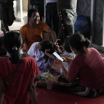 Jaringan Komunikasi Pulih, Warga Terdampak Bencana di Tapanuli Tengah Lancar Bertukar Kabar