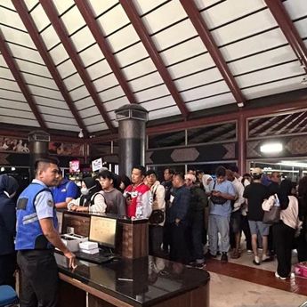 Super Air Jet Alami Delay Beruntun, Penumpang Tujuan Sumbar Tertahan Belasan Jam
