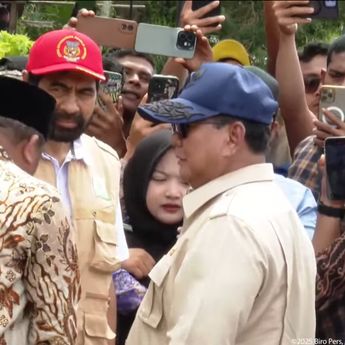Prabowo Tinjau Tenda Pengungsian di Bireuen, Peluk dan Tenangkan Warga yang Menangis