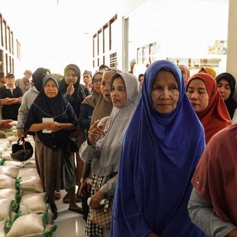 Kementan Minta Publik Kawal Bantuan Beras 1.200 Ton untuk Sumatera