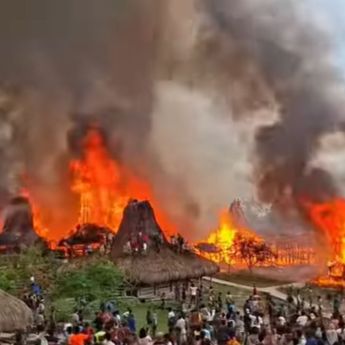 28 Rumah di Kampung Adat Waru Wora di NTT Ludes Terbakar, Begini Nasib Warganya