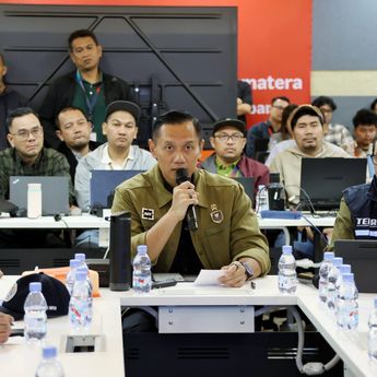 Tinjau Posko Telekomunikasi Sumatera di Medan, AHY Pastikan Percepatan Penanganan Darurat