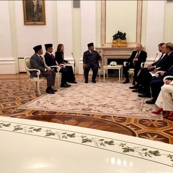 Temui Putin di Moskow, Prabowo Bahas Penguatan Perdagangan RI-Rusia