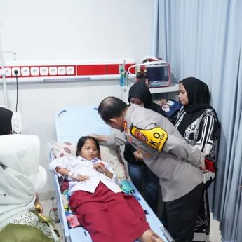 Kapolda Besuk Siswa Korban Tertabrak Mobil SPPG 