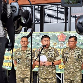 TNI Salurkan 2.190 Ton Bantuan Logistik untuk Korban Bencana Sumatera