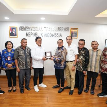 Bertemu Bupati Buru Selatan, Wamen Viva Yoga Dukung Kawasan Transmigrasi Nelayan