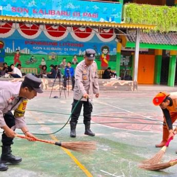 Polisi Perbaiki Lokasi Insiden Mobil SPPG di SDN 01 Kalibaru