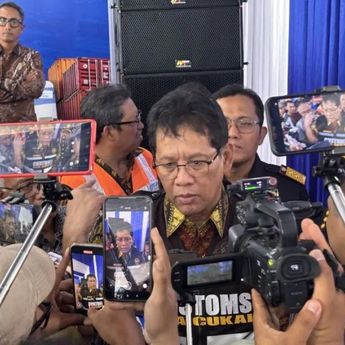 Purbaya Bantah Akan Salurkan Balpres Ilegal Sitaan untuk Korban Bencana di Sumatera