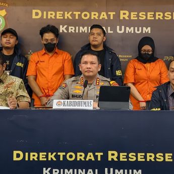 Penampakan Ayu Puspita saat Berbaju Tahanan, Tertunduk Lesu