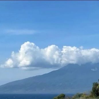 Pendaki Dilaporkan Hilang Saat Menuju Puncak Gunung Sangeang Api Bima