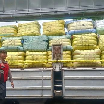 Polisi Temukan Bakteri Berbahaya di Pakaian Bekas Impor Ilegal Jaringan Korsel