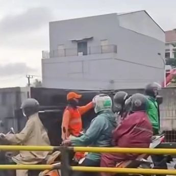 Truk Boks Terguling di Cengkareng Jakbar