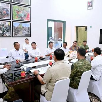 Prabowo Gelar Rapat Terbatas Tertutup di Sumatra Barat Bersama Menteri dan Pimpinan TNI-Polri