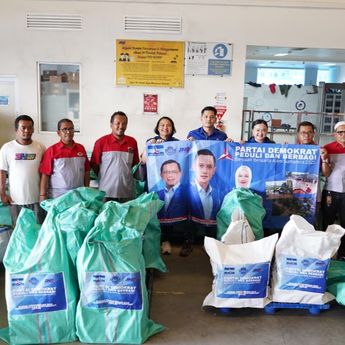 Ringankan Beban Korban Bencana Sumatra, Partai Demokrat Kirim Donasi