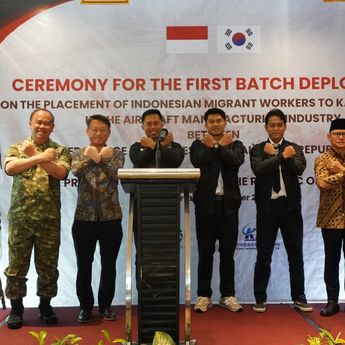 Tonggak Sejarah Baru, Menteri Mukhtarudin Lepas 12 Pekerja Migran Terampil ke Korea Aerospace Industries melalui Skema Visa E-7
