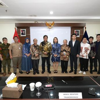 Sambut Investasi China, Wamen Viva Yoga Dukung Industrialisasi Bambu di Kawasan Transmigrasi