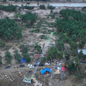 Crane Jadi Tower Darurat, Strategi Cepat Pulihkan Listrik Aceh