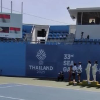 Merinding! Tanpa Musik, Suporter Indonesia Nyanyikan Lagu Indonesia Raya di SEA Games 2025