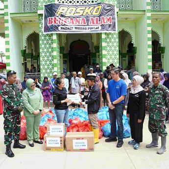 Bakti BCA Salurkan Langsung Bantuan Kemanusiaan, Bangun Instalasi  Air Bersih dan MCK di Sumatra