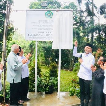 Peresmian Papan Nama Gereja Katolik Santo Joannes Baptista Parung, Stafsus Menag Tegaskan Kehadiran Negara Bagi Umat Nasrani