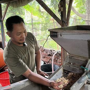 Kisah Perajin Tempe di Madiun yang Bangkit Lewat Program MBG