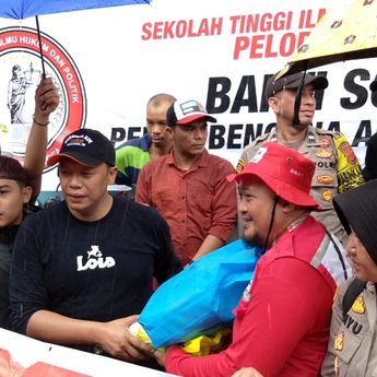 STIHP Pelopor Bangsa Bangun Masjid, Salurkan 100 Beasiswa Kuliah S1 juga Bantuan Korban Banjir Bandang