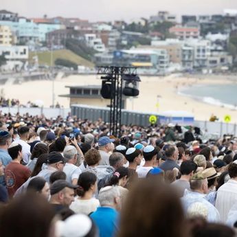 Pelaku Penembakan Bondi Latihan Senjata Api dan Rencanakan Serangan