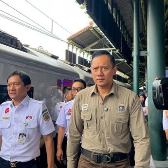 Menko AHY Bersama Dirut KAI Tegaskan Kesiapan Layanan Kereta Api Jelang Nataru