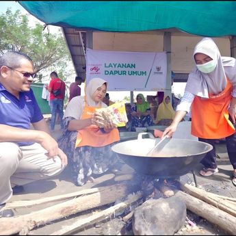 Dapur Umum Dibangun Guna Hasilkan Makanan Layak Bagi Pengungsi Korban Bencana Banjir Aceh dan Sumatera